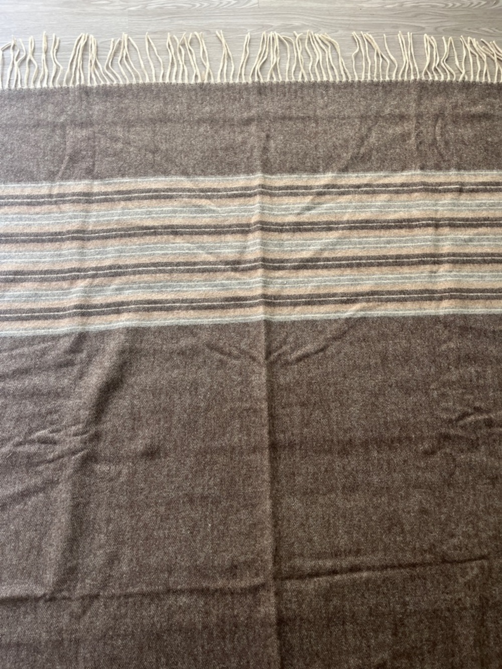 Alpaca Wool Lightweight Blanket - Picture 7 of 10